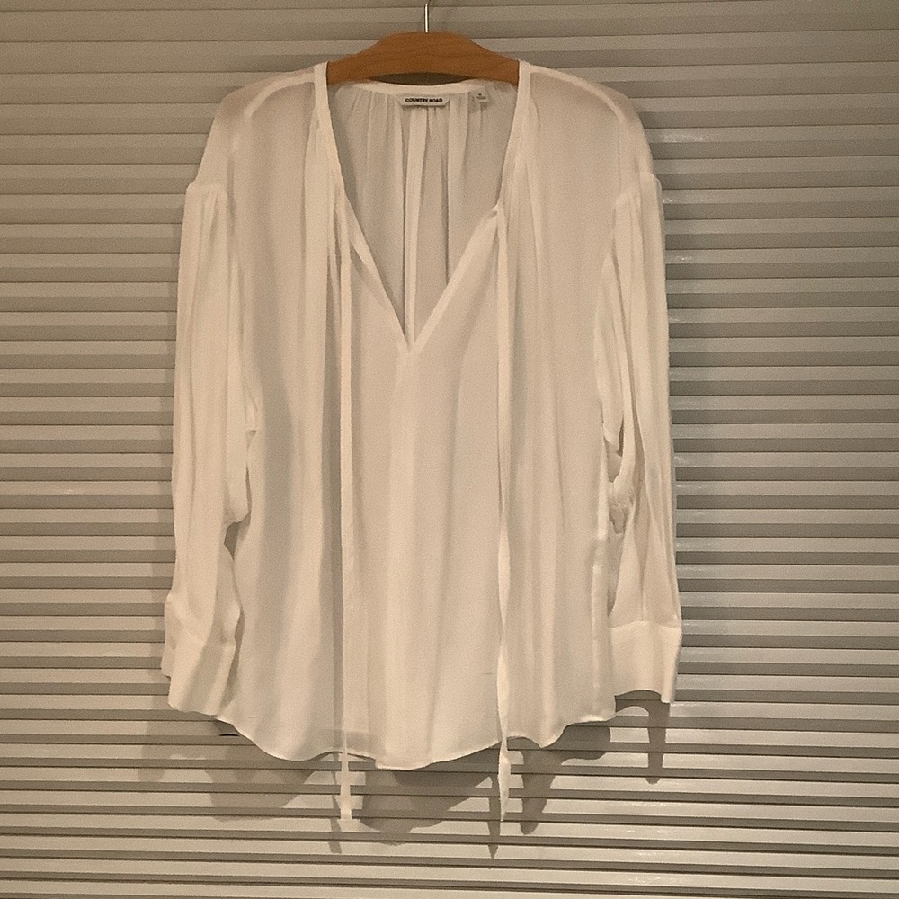 Country Road White V-Neck Blouse